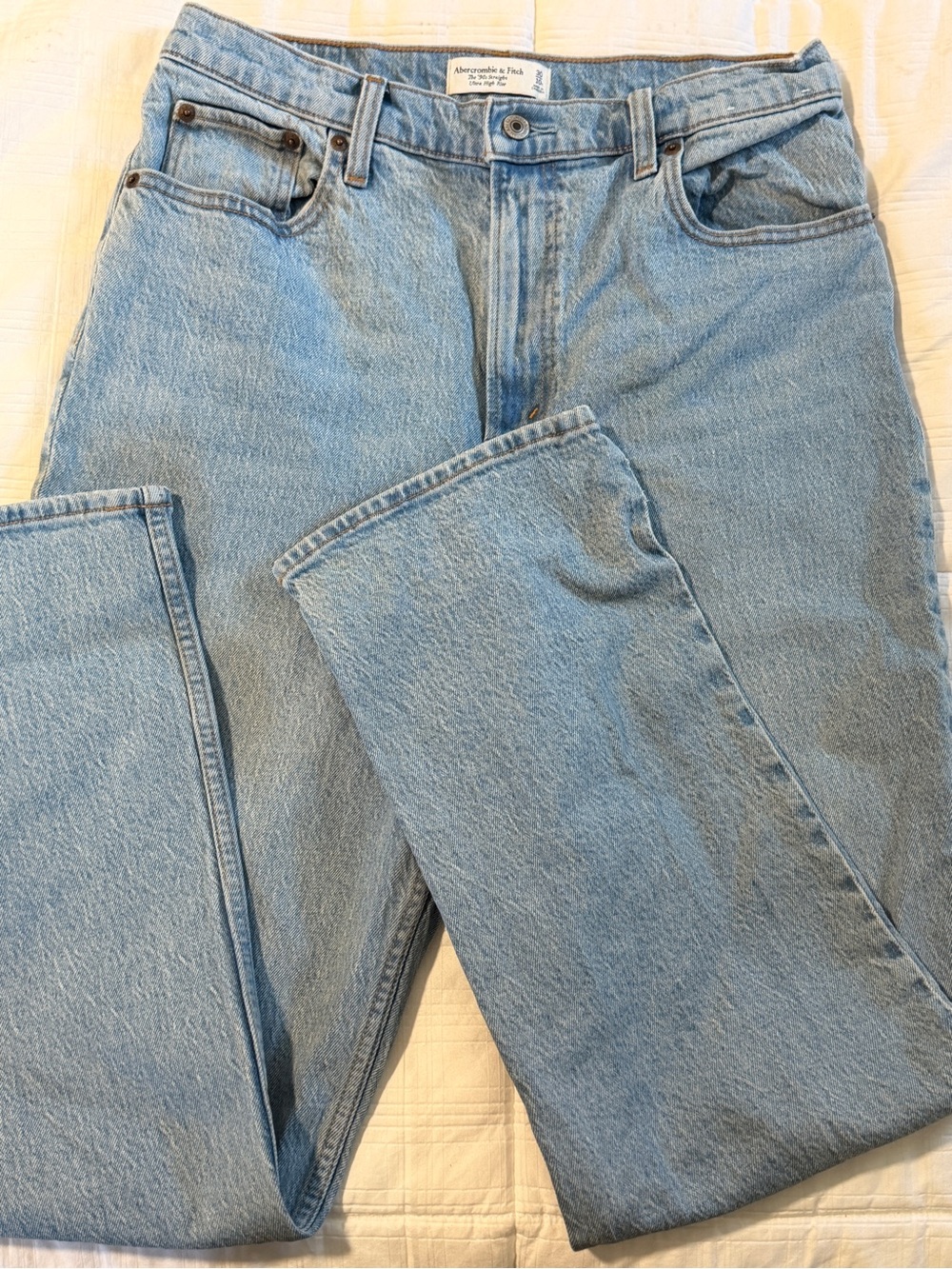 Abercrombie & Fitch Men’s Light Wash Straight Jeans - Pale Blue
